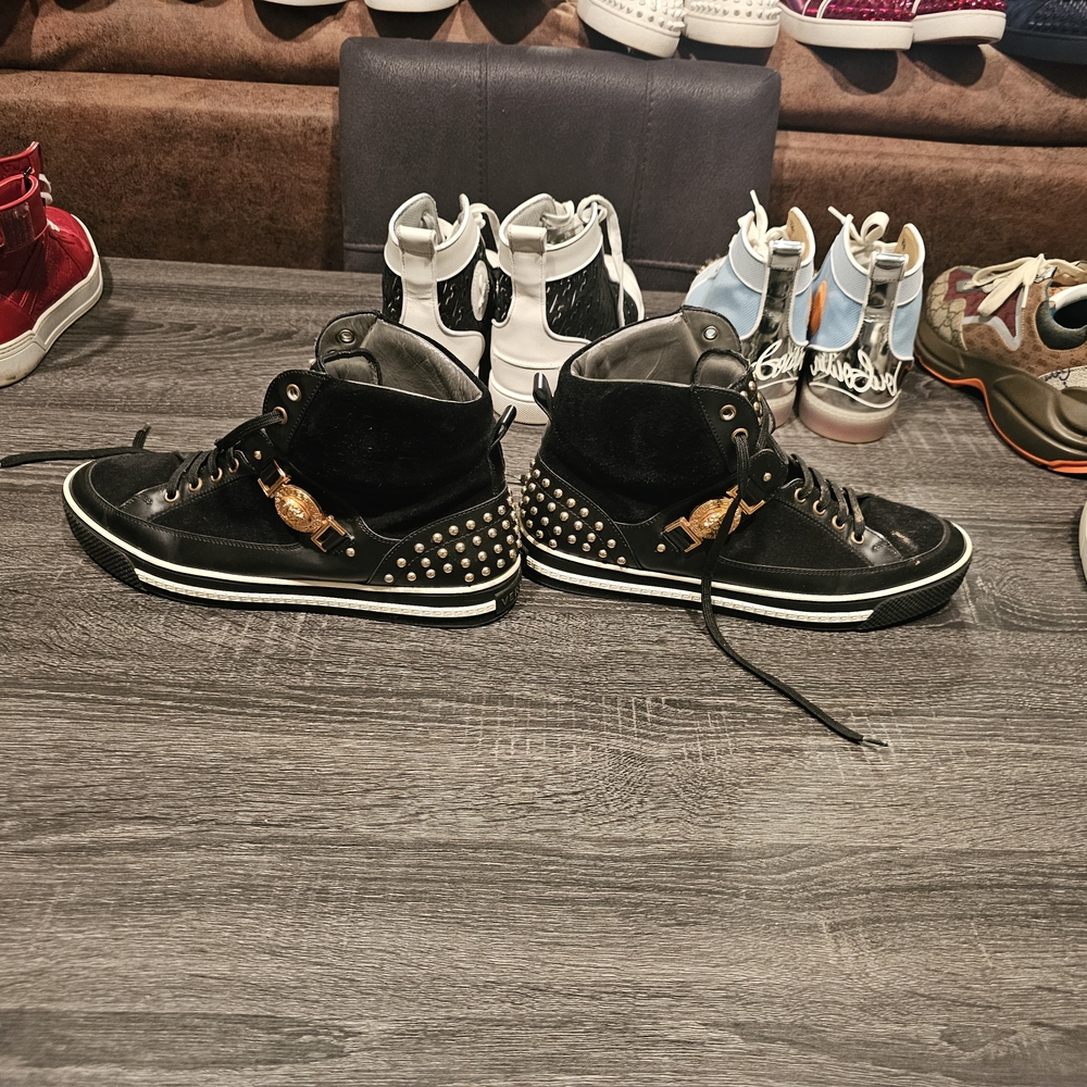 Black And Gold Versace Shoes